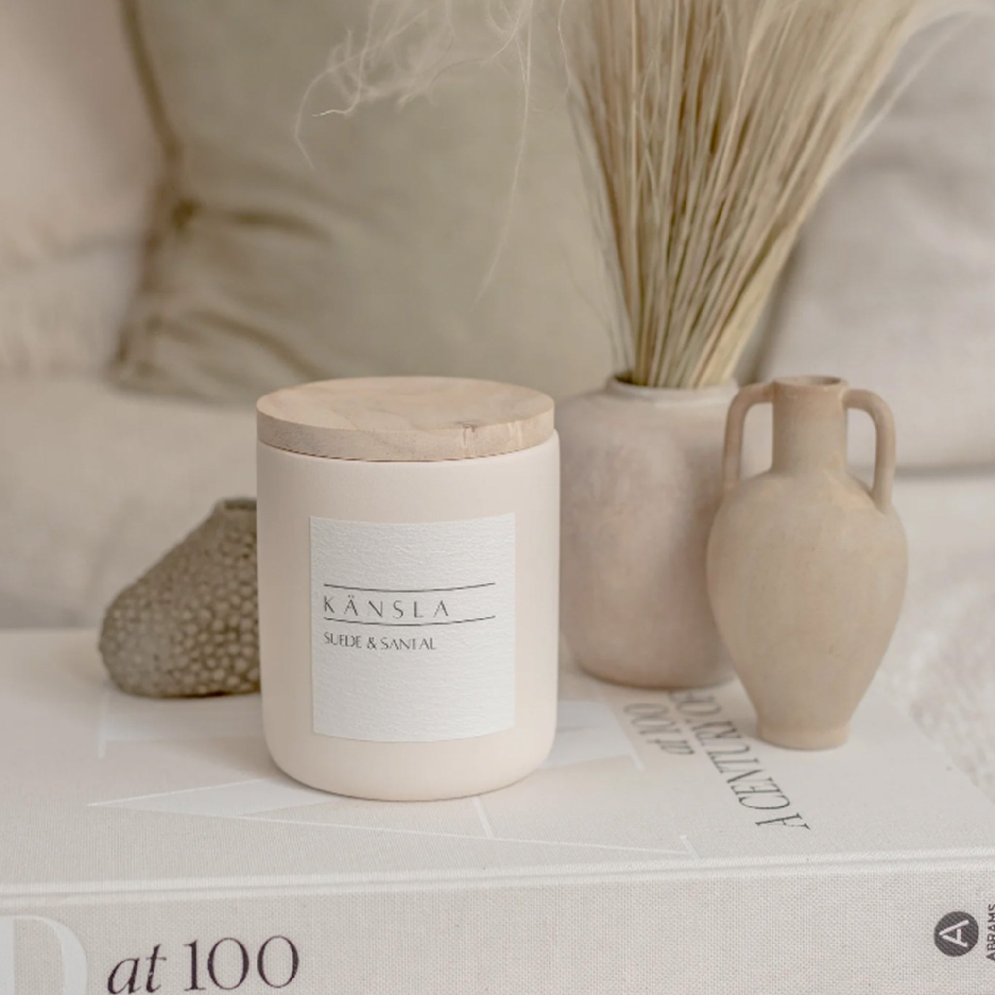 Suede & Santal Candle