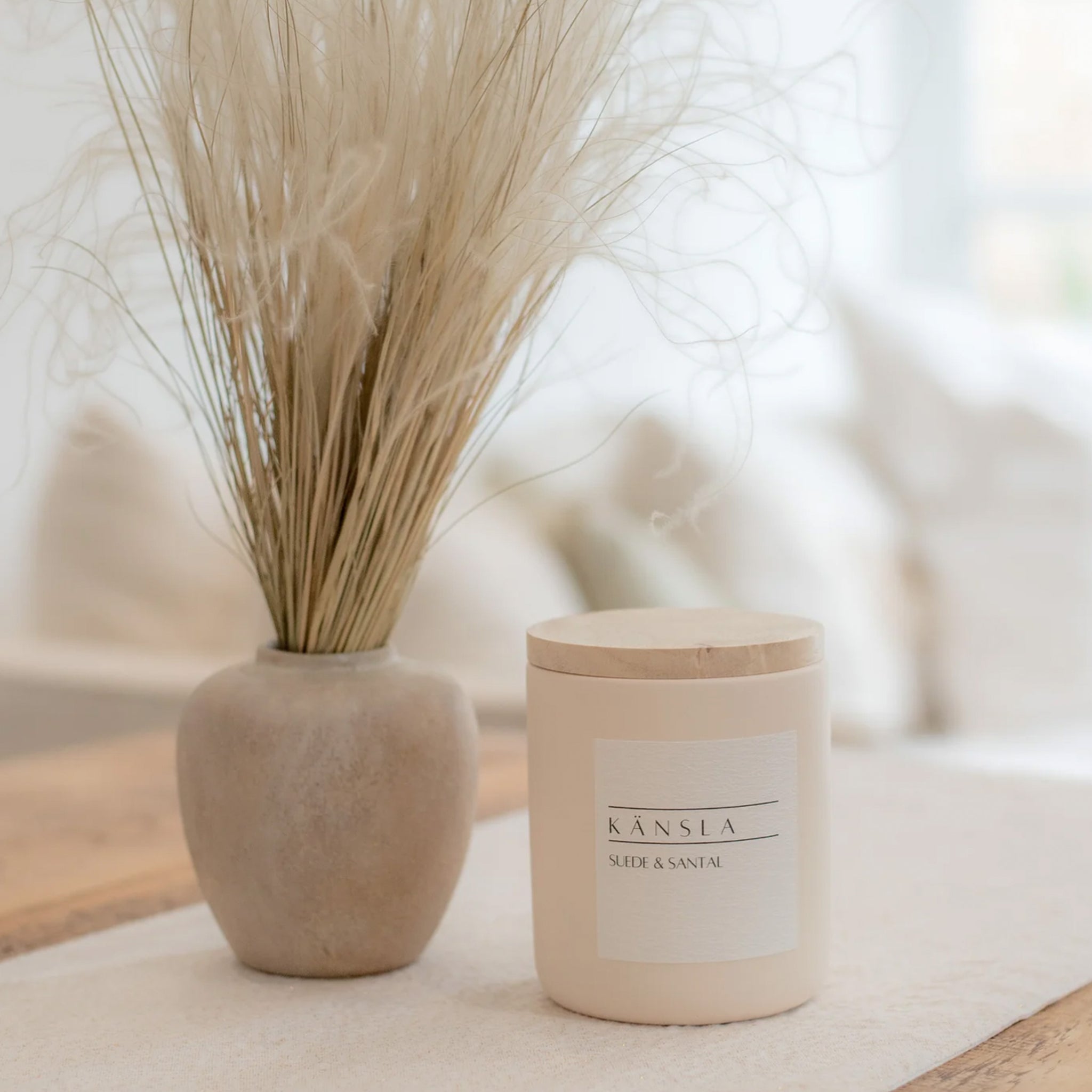 Suede & Santal Candle