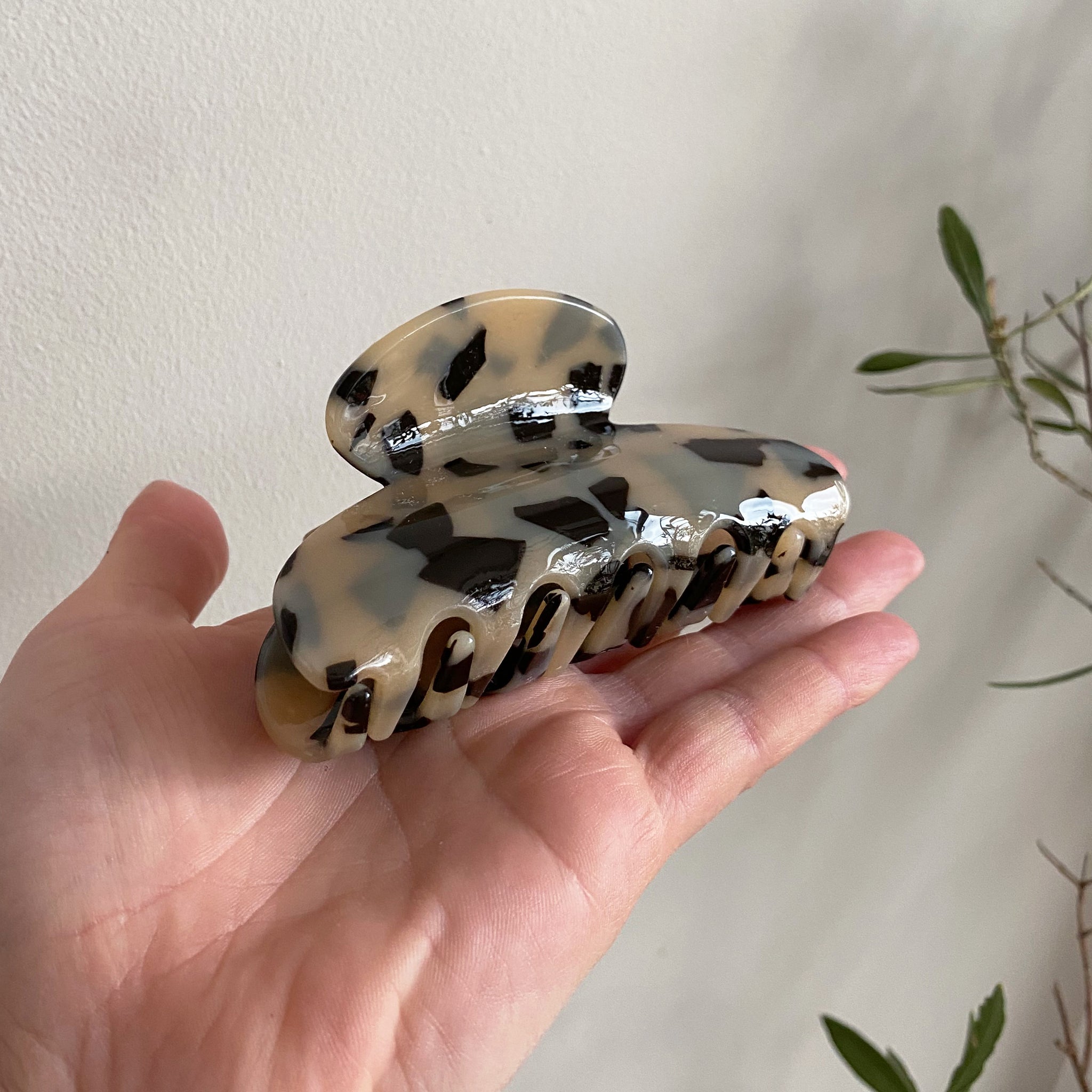 Brown Large Tortoiseshell Hair Claw