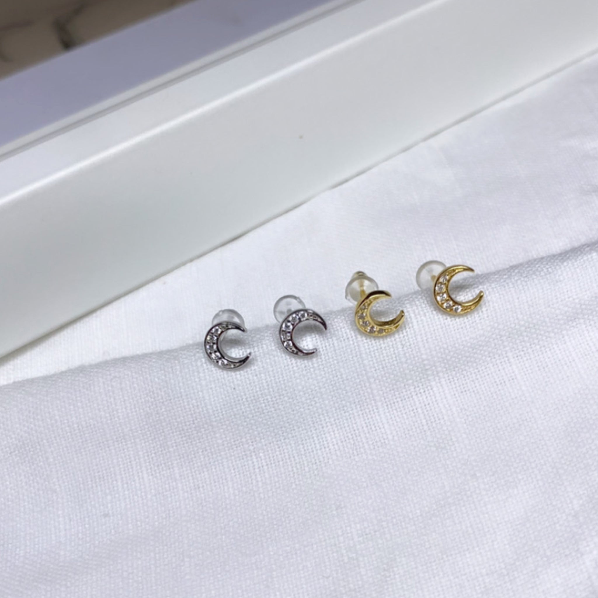 Mini moon ear studs
