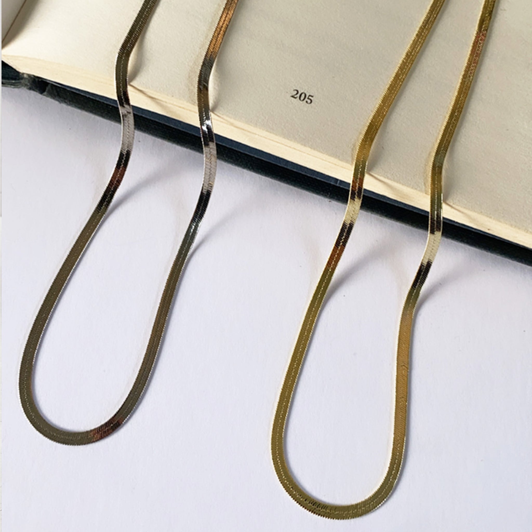 Flat snake chain necklace