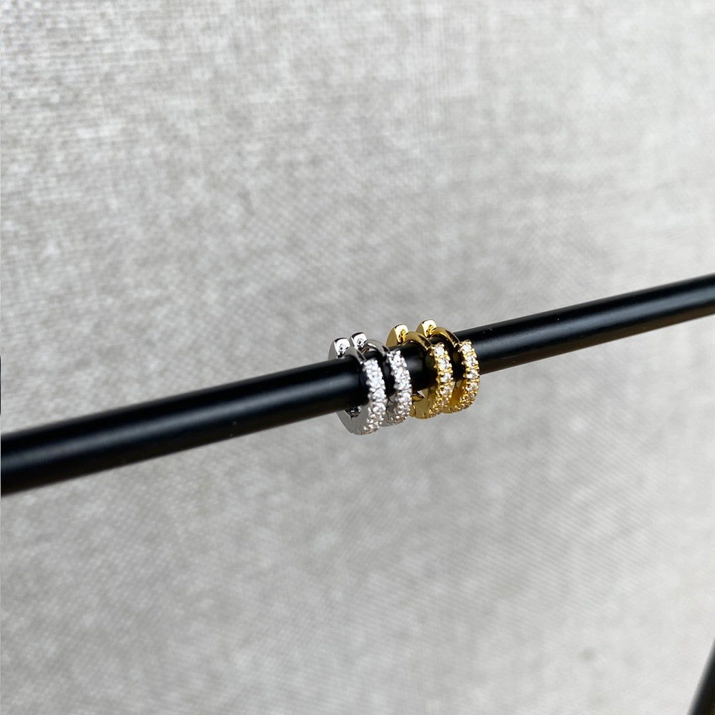 Mini huggie earring