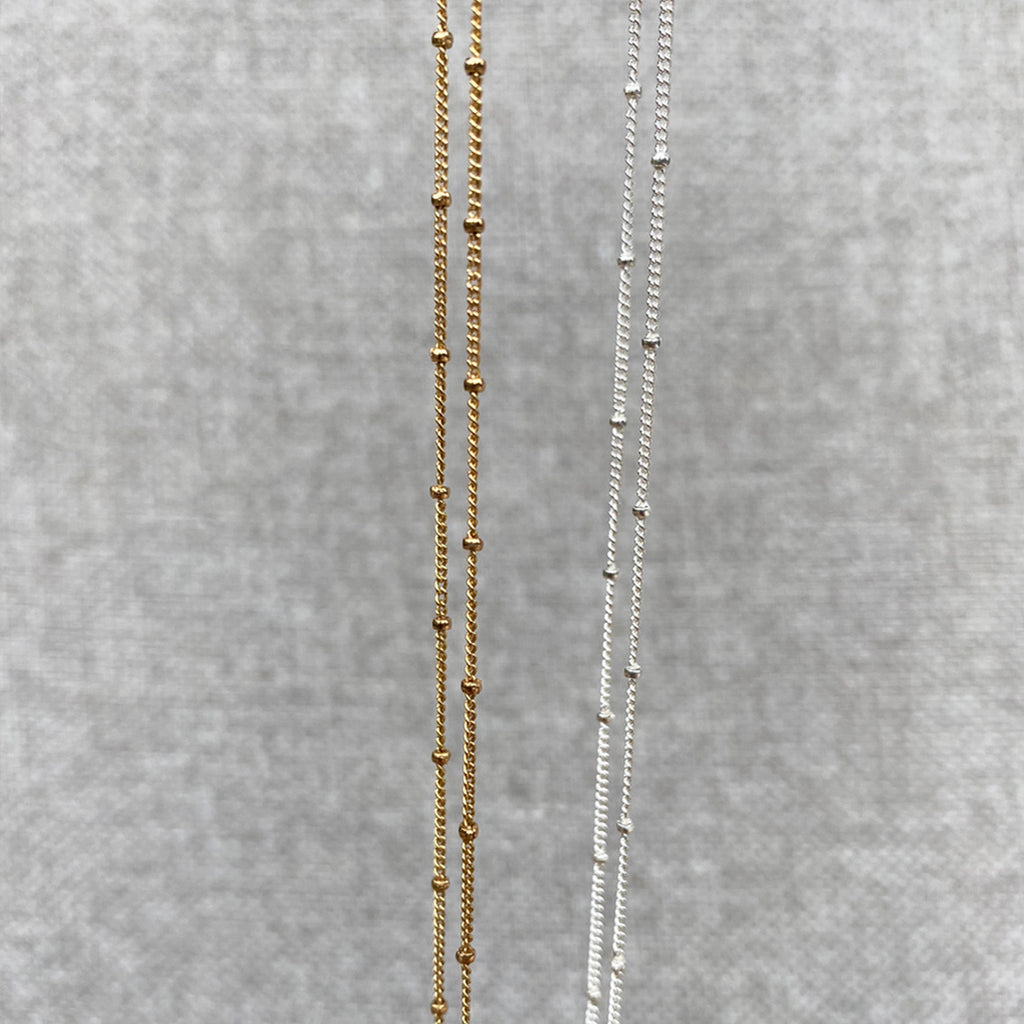 Satellite short necklace