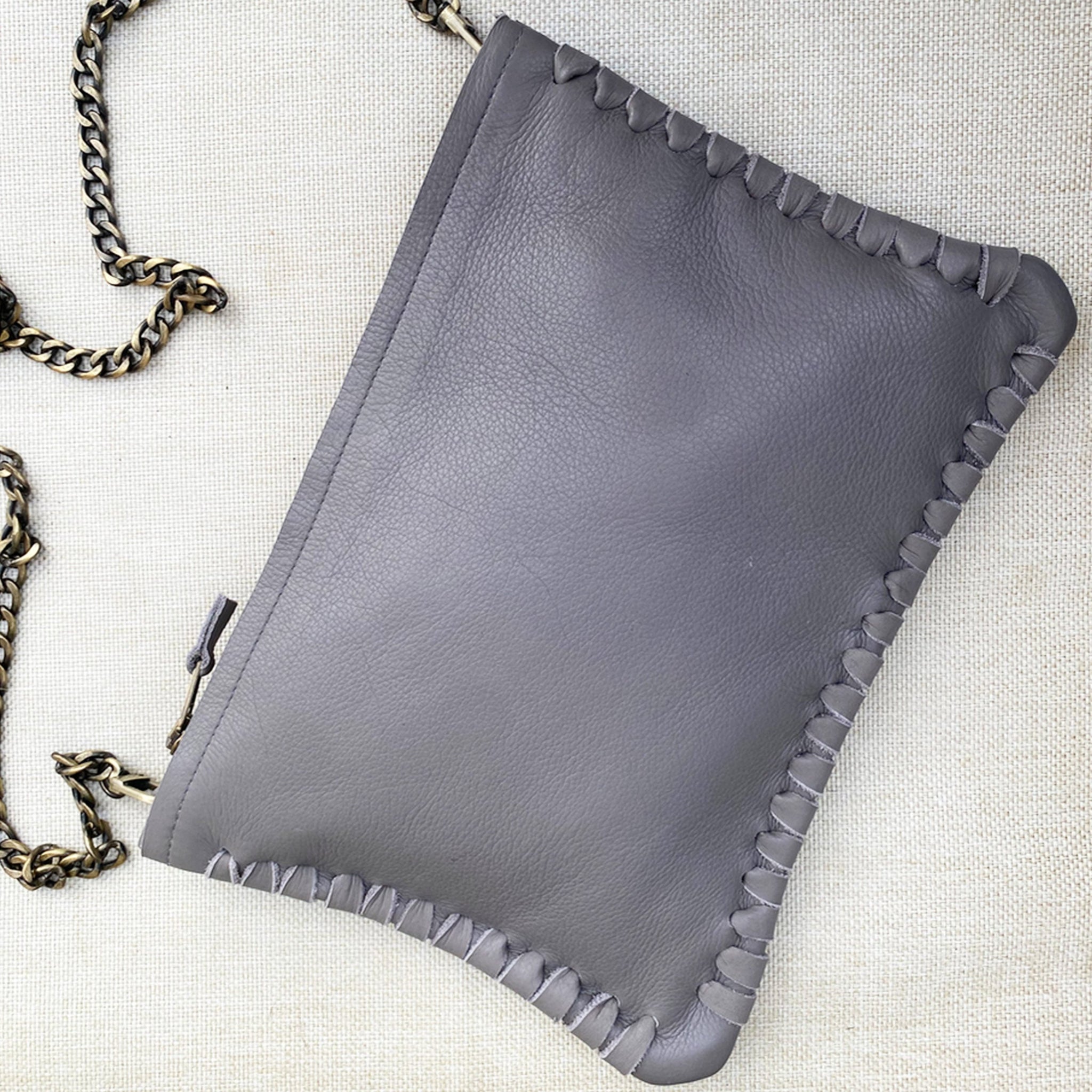 GREY THREADED CLUTCH