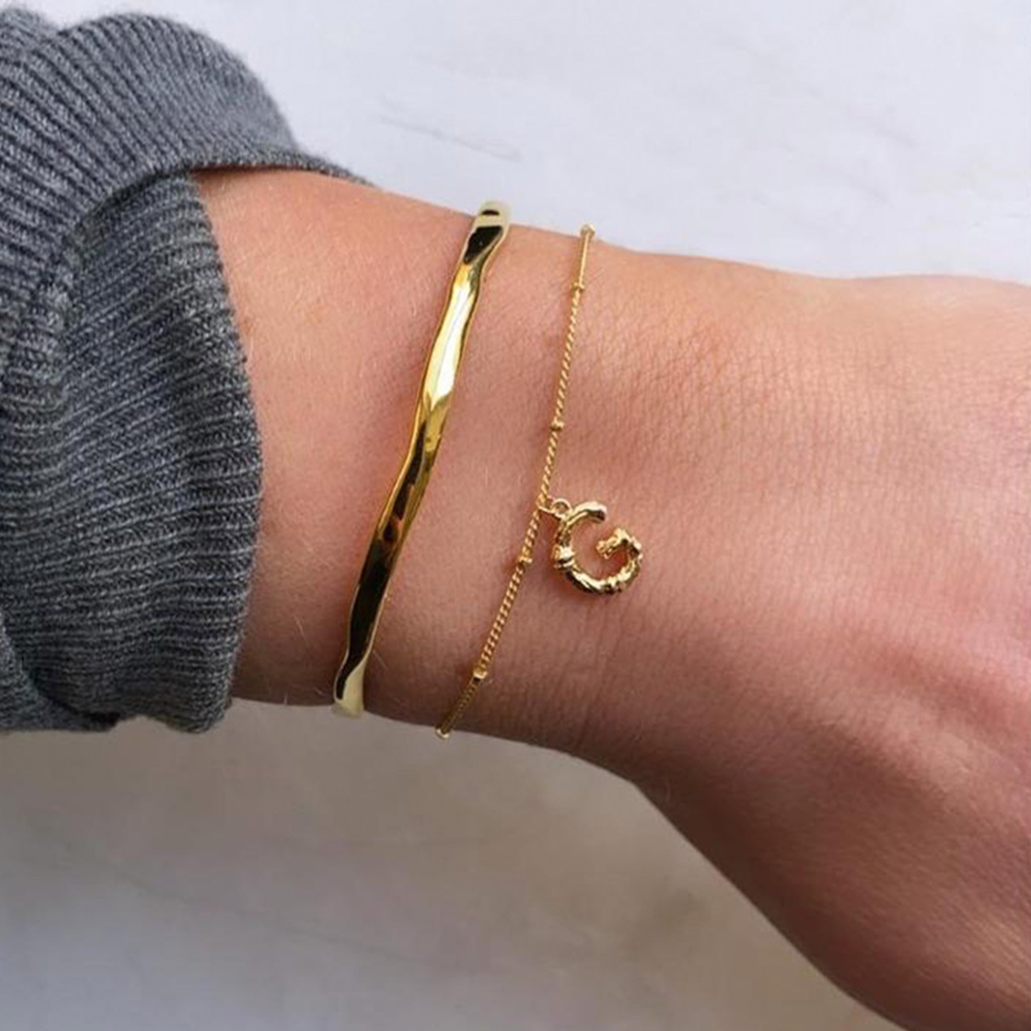 Single initial bracelet