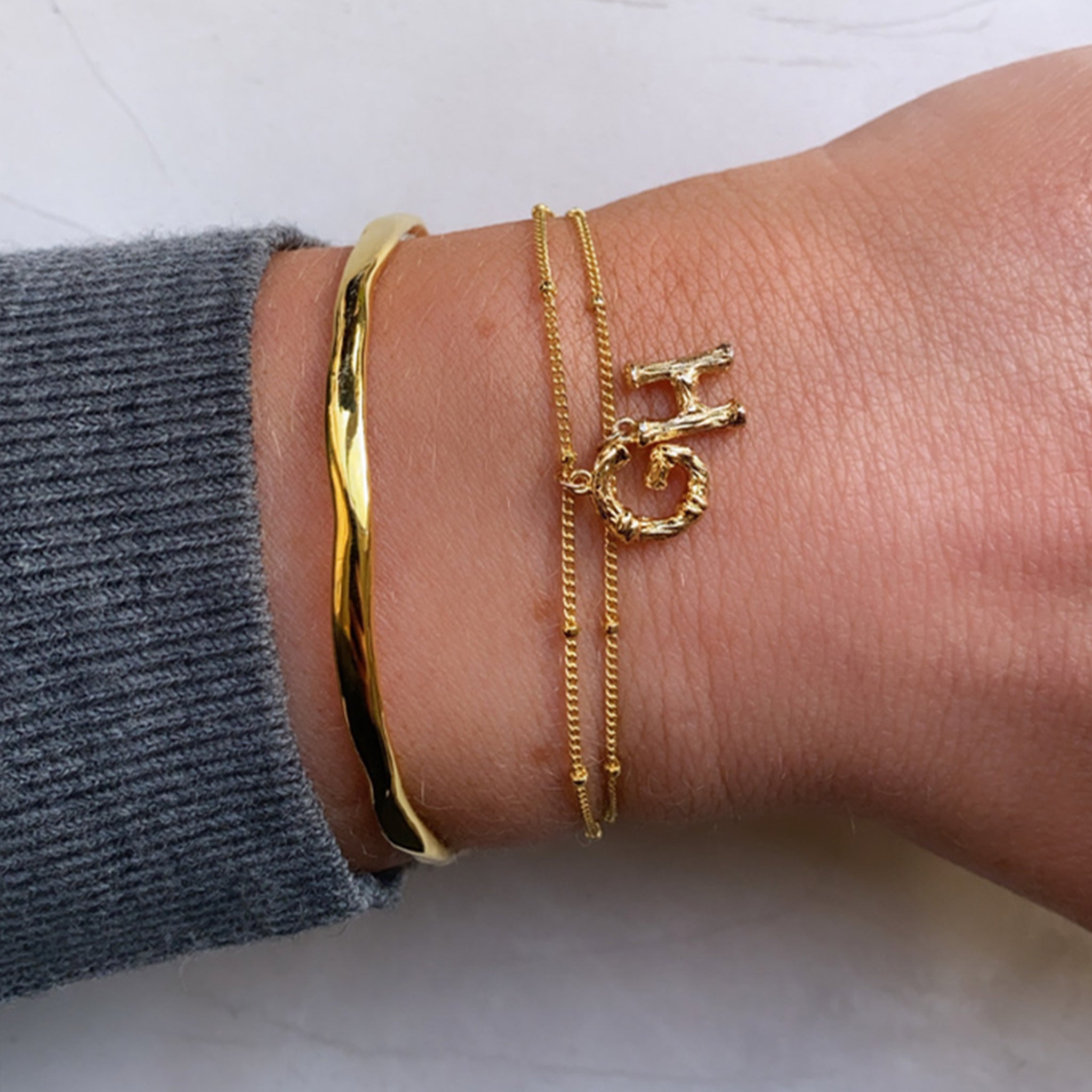 Single initial bracelet