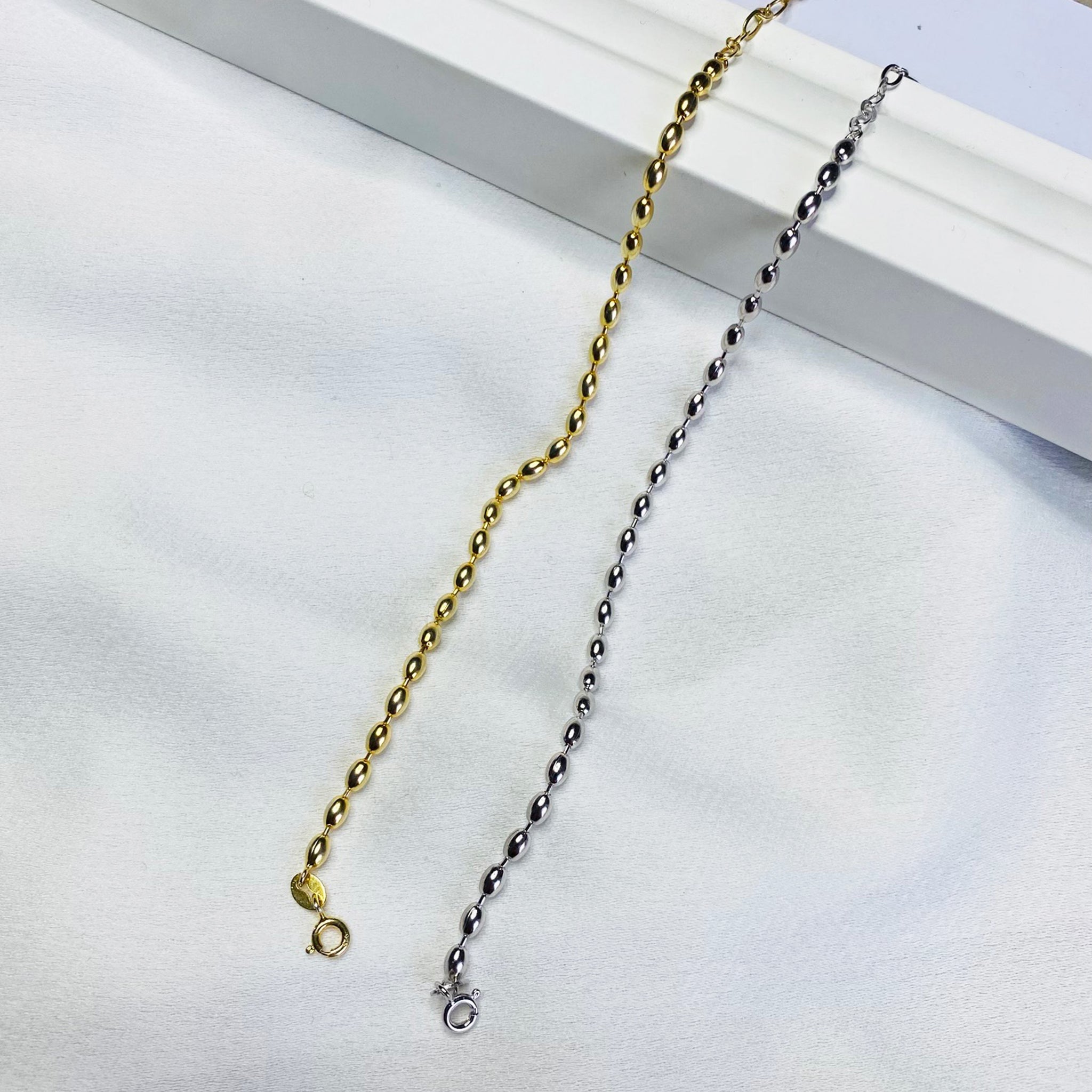 Oval beaded bracelet