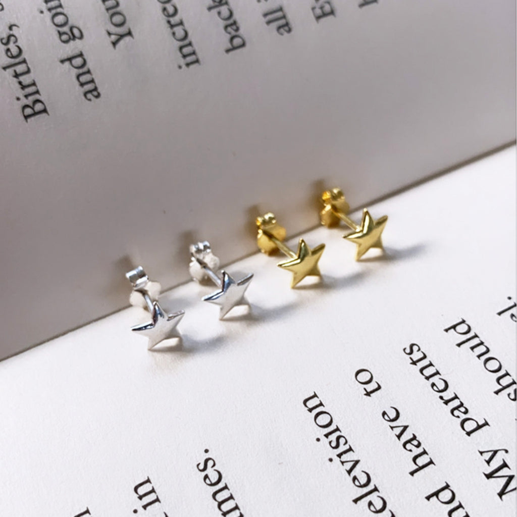Star stud earrings